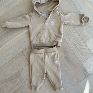 Adidas originals Hoodie set beige neutral size 3-6 months